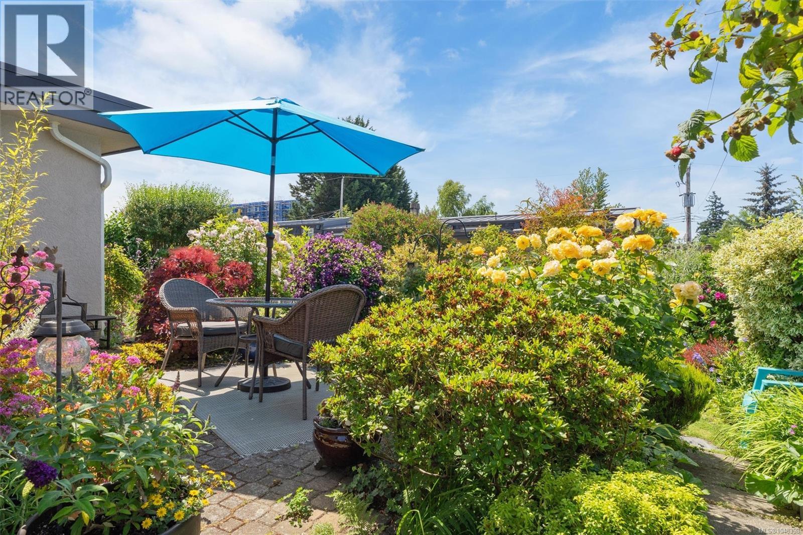 #7 3060 Harriet Rd - 30
