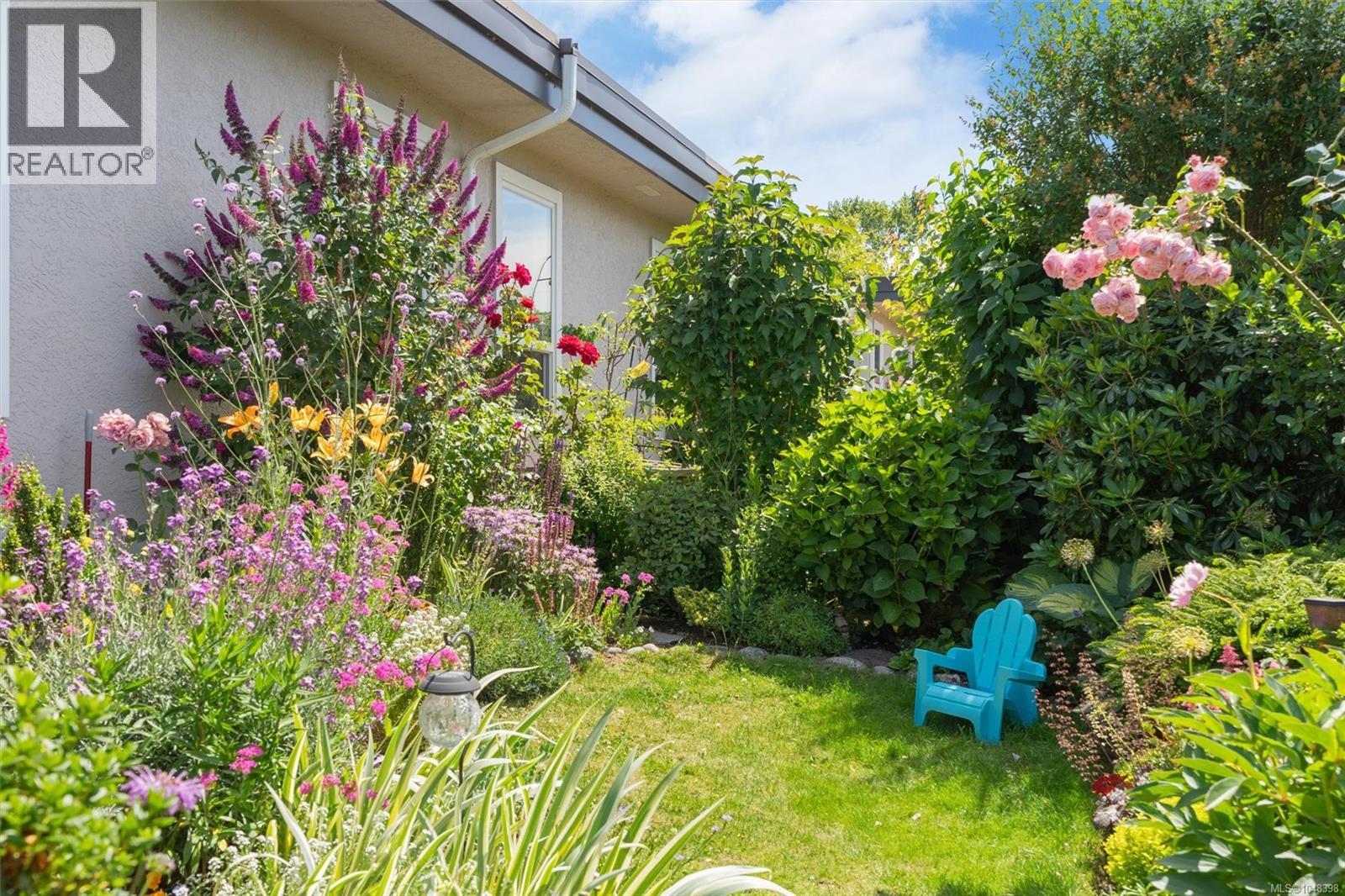 7 3060 Harriet Road, Saanich