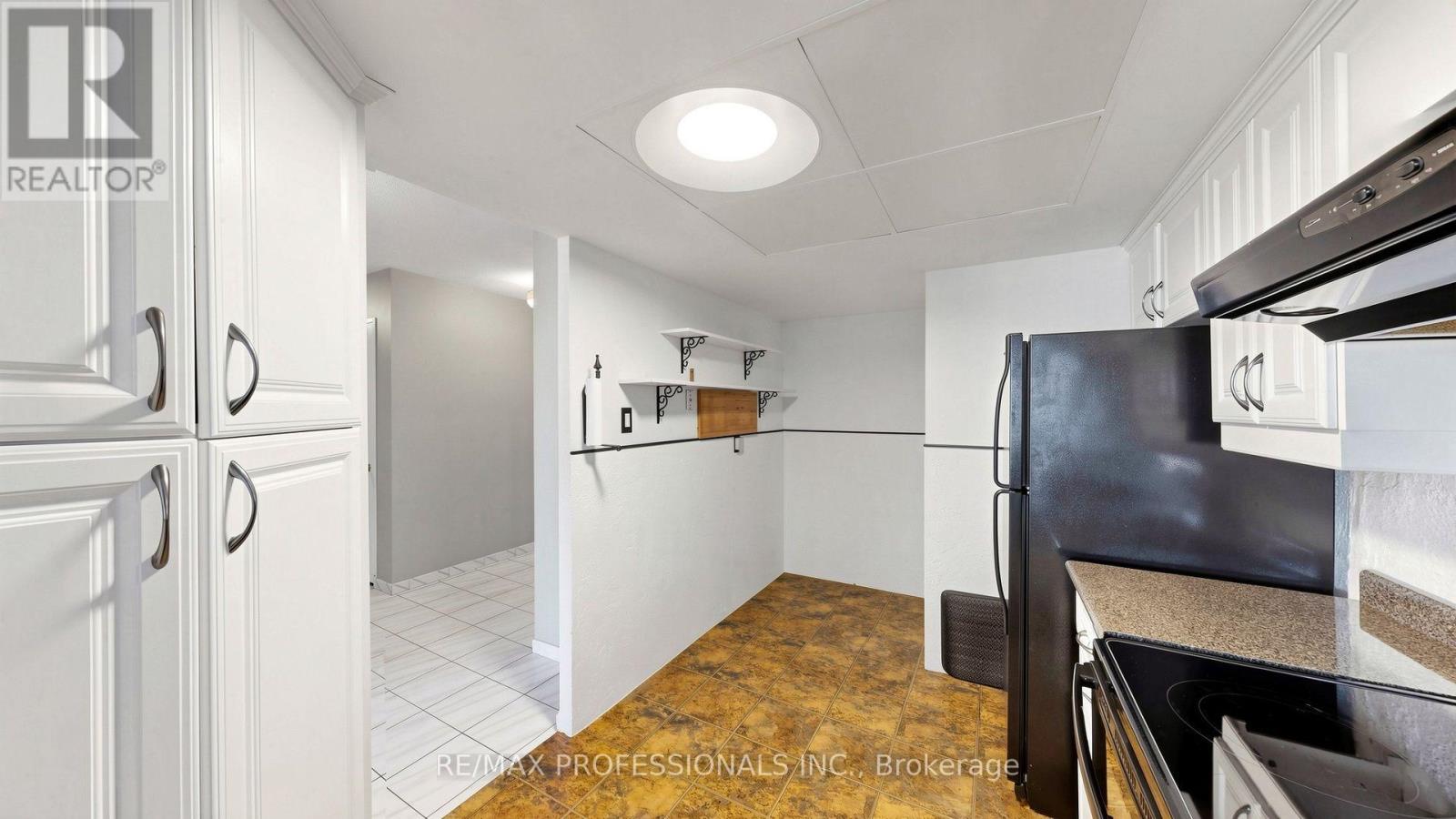 #1107 20 CHERRYTREE DRIVE - Image 12