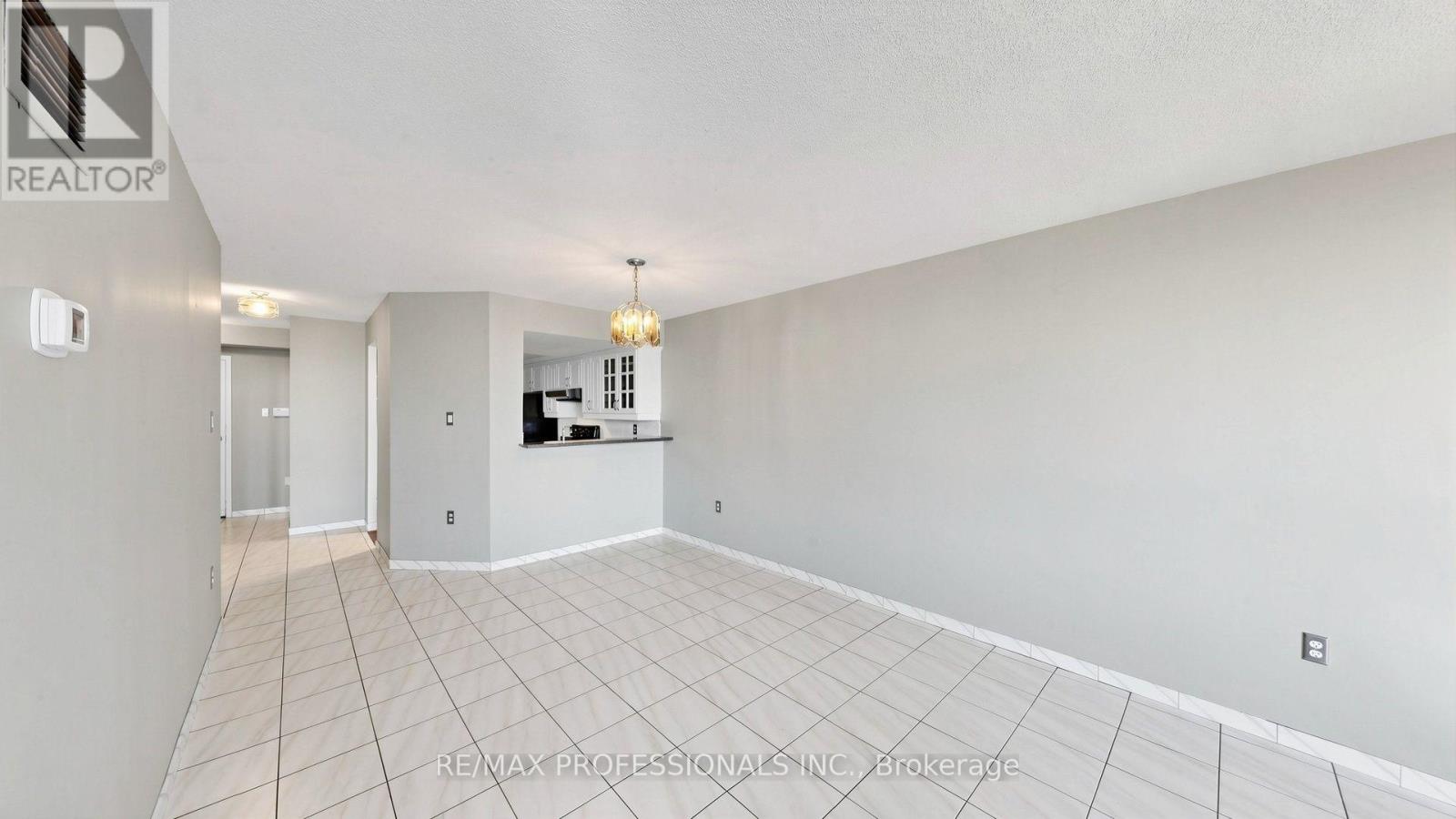 #1107 20 CHERRYTREE DRIVE - Image 5