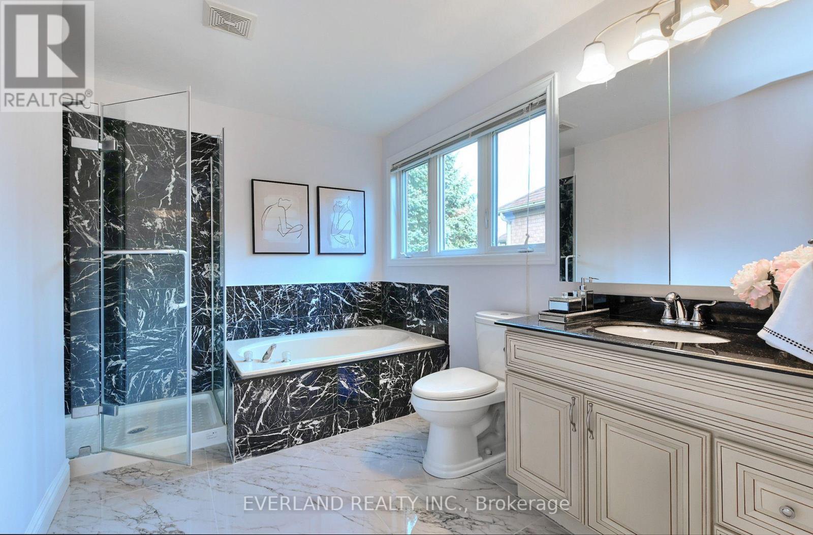 5386 MIDDLEBURY DRIVE N - Image 34
