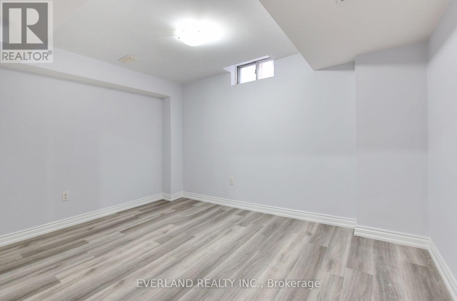 5386 MIDDLEBURY DRIVE N - Image 36