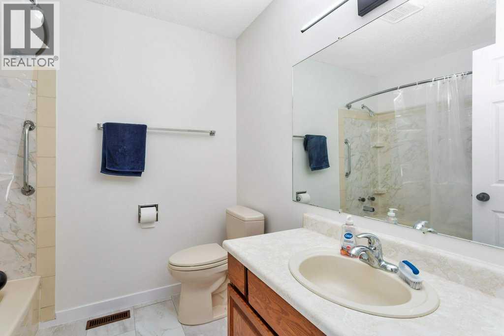 Listing photo – 3 Goodacre Close, Red Deer
