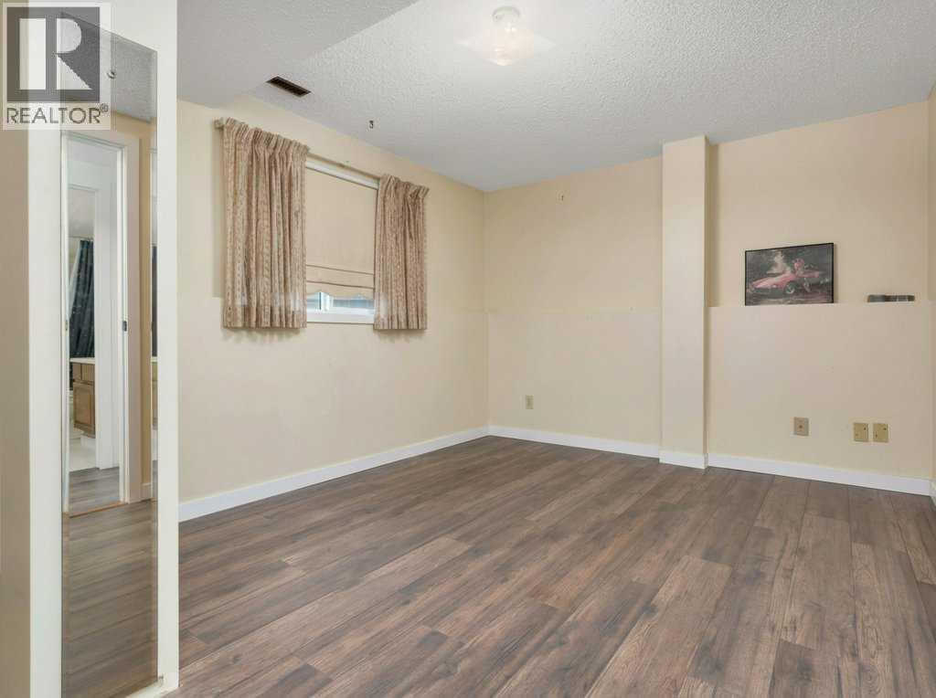 Listing photo – 3 Goodacre Close, Red Deer