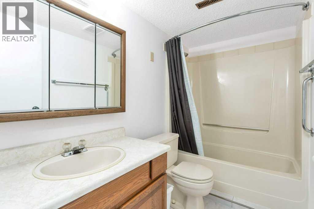 Listing photo – 3 Goodacre Close, Red Deer