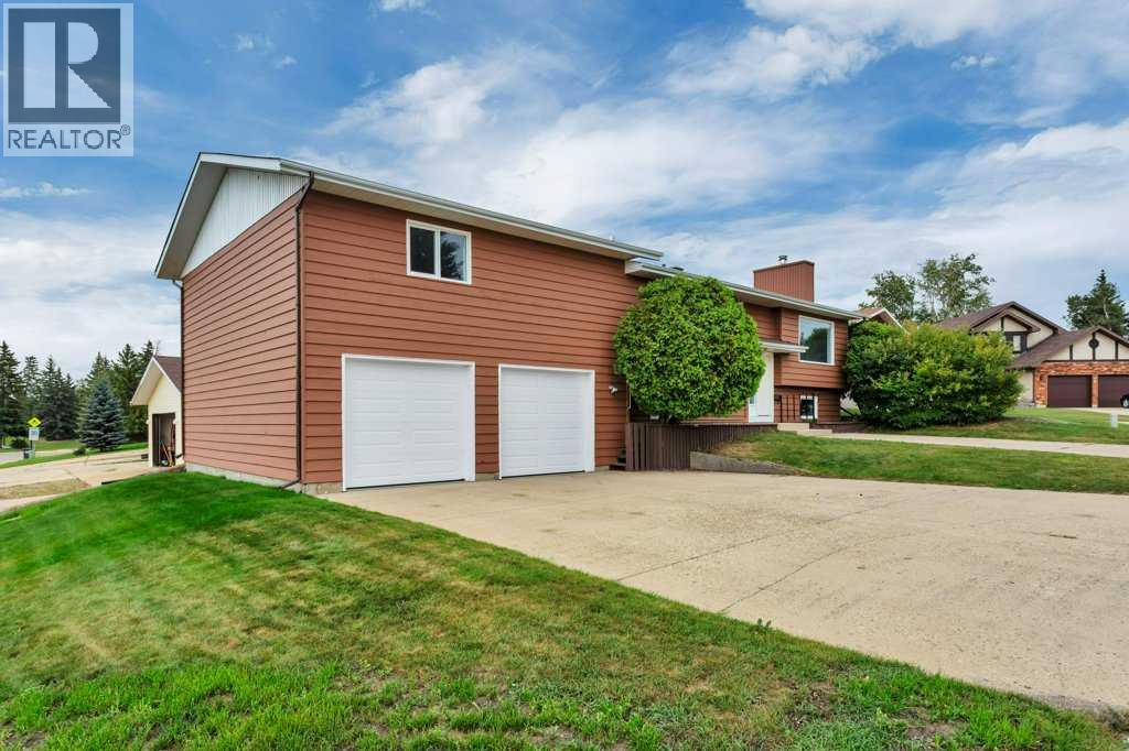 Listing photo – 3 Goodacre Close, Red Deer