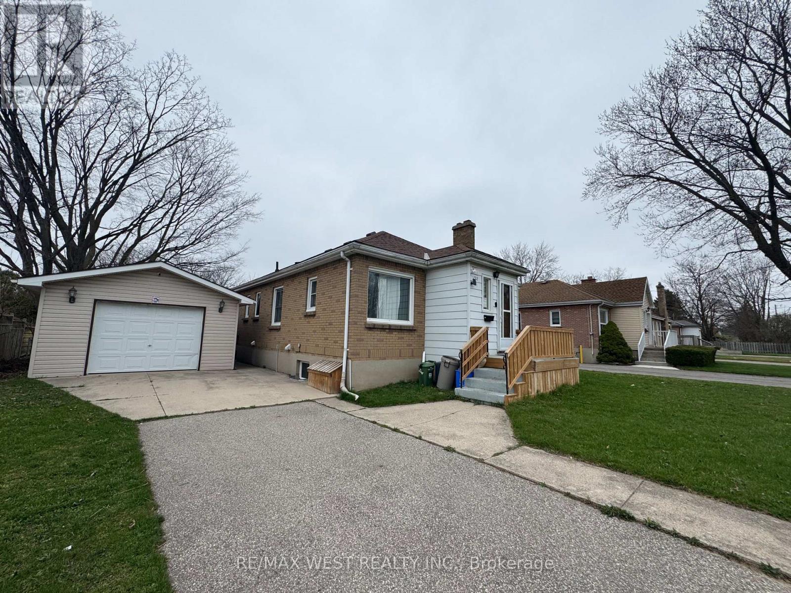 1512 RUSHLAND AVENUE, London East (East H) — photo 2