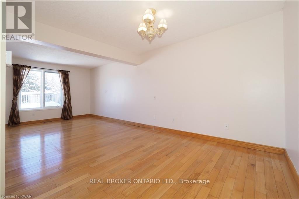 UNIT A - 258 INVERHURON CRESCENT, Waterloo — photo 4