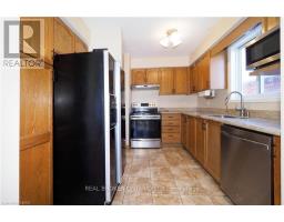 Bathroom - Unit A - 258 Inverhuron Crescent, Waterloo, ON N2V2H5 Photo 11