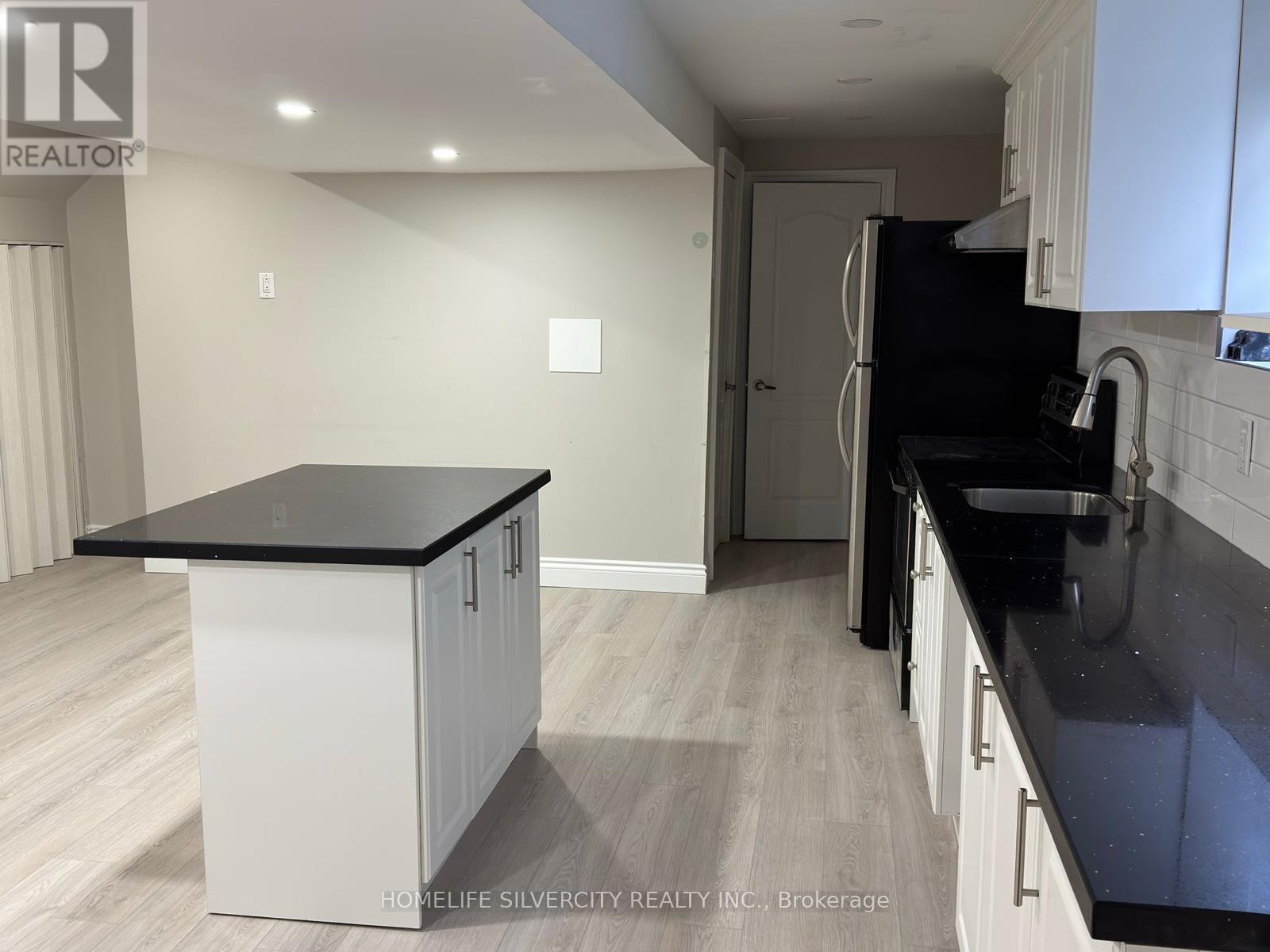 348 ACTIVA AVENUE, Kitchener — photo 5