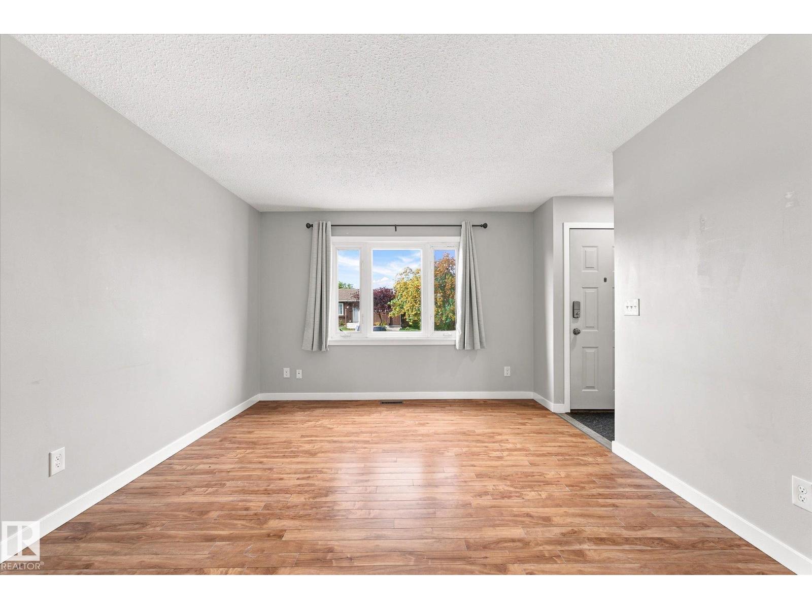 9345 79 ST - 5