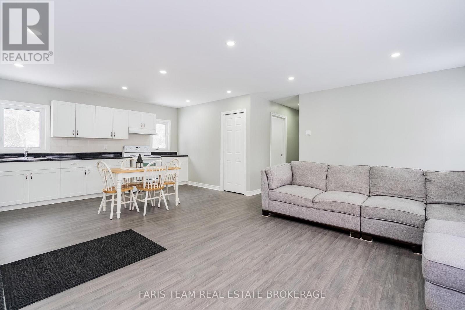 3554 JOHN STREET - Image 14