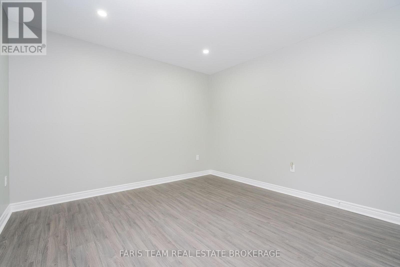 3554 JOHN STREET - Image 16