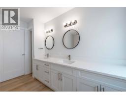 2014 Lanzo Lane, Revelstoke, BC V0E2S1 Photo 25