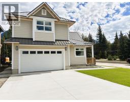 2014 Lanzo Lane, Revelstoke, BC V0E2S1 Photo 32