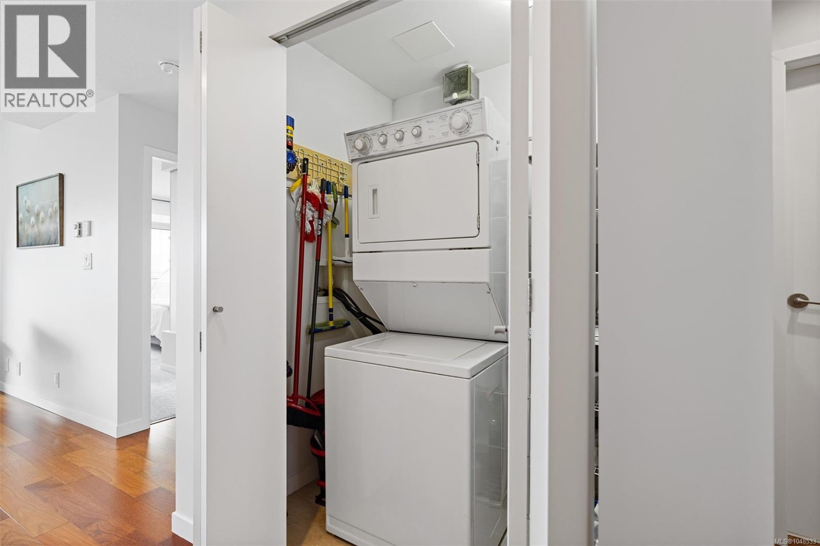 206 68 Songhees Road, Victoria