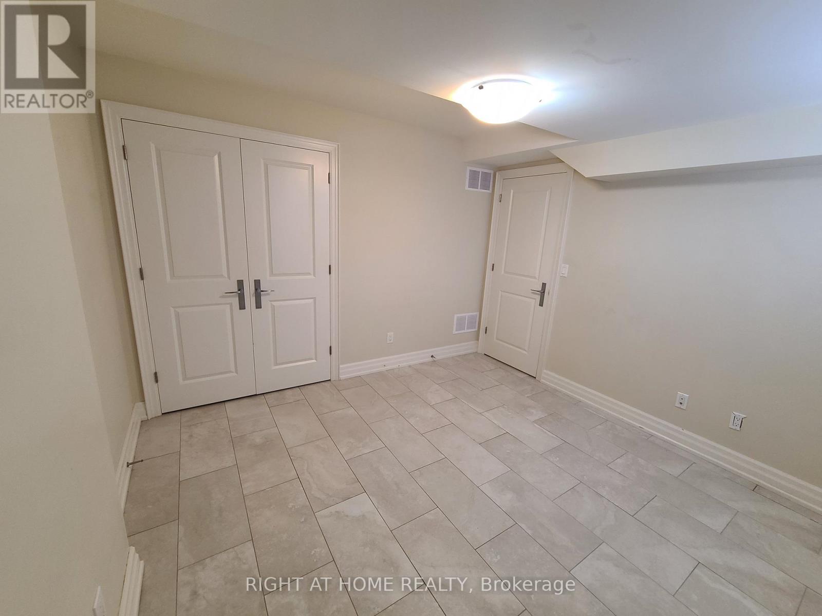 730 SHAW STREET - Image 35