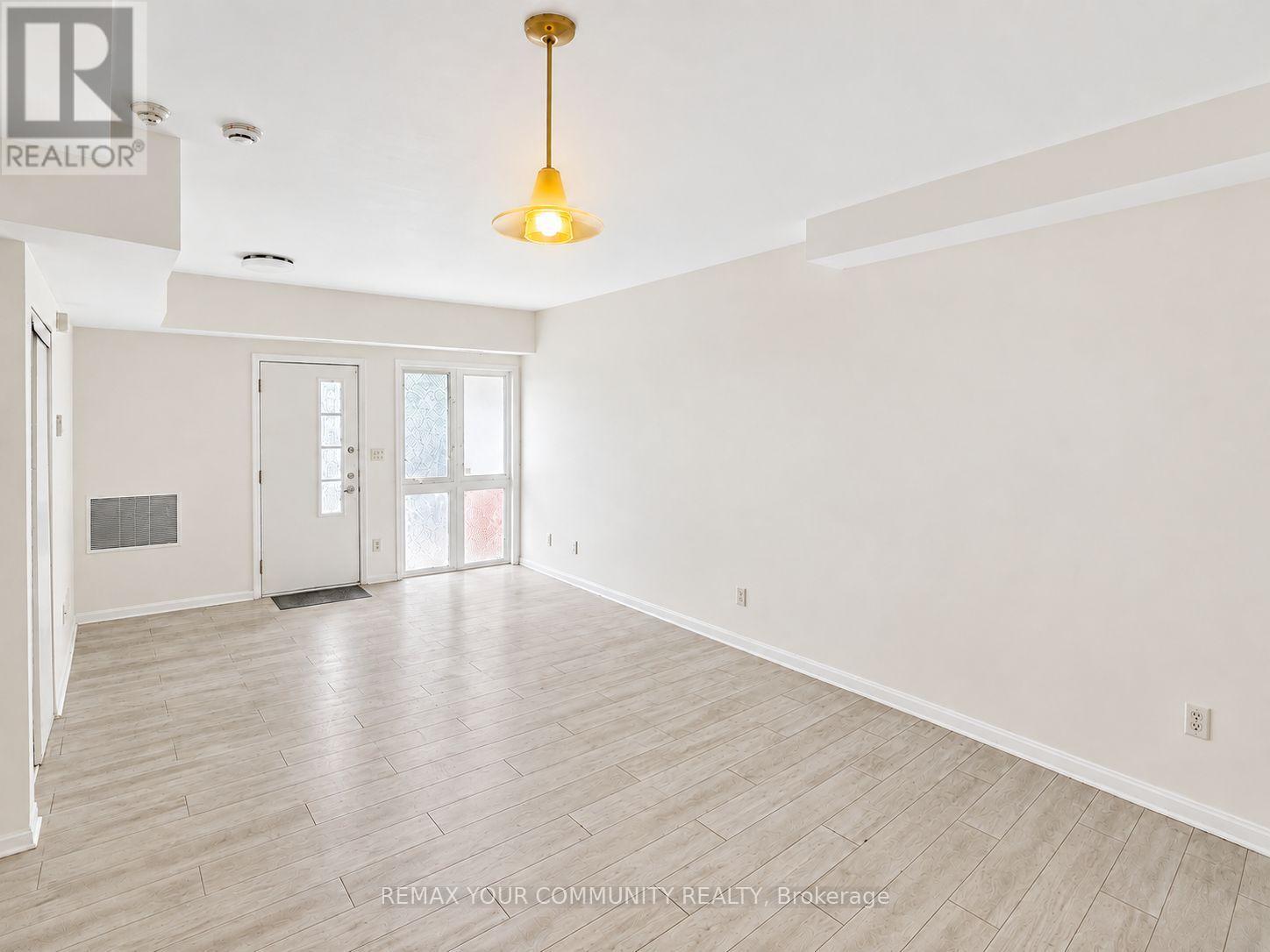 102 - 1 CENTER STREET W, Richmond Hill (Mill Pond) — photo 5