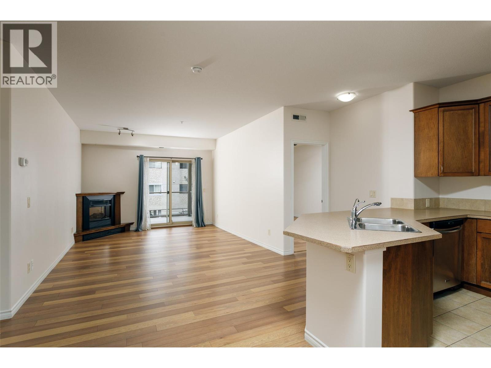 208 1007 Harvey Avenue, Kelowna