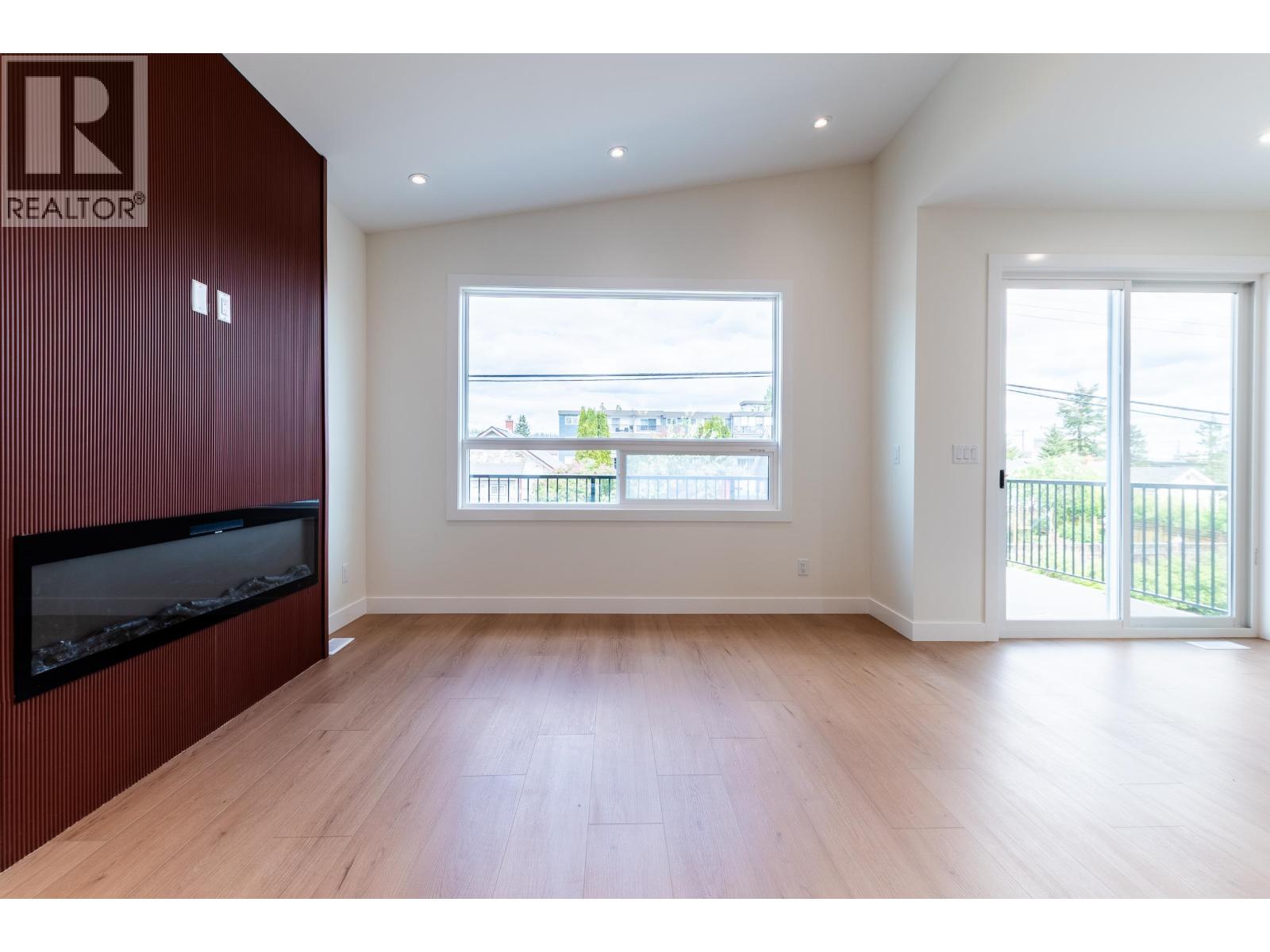 Photo 13 of 39 — 1660 11TH AVENUE · Prince George, BC
