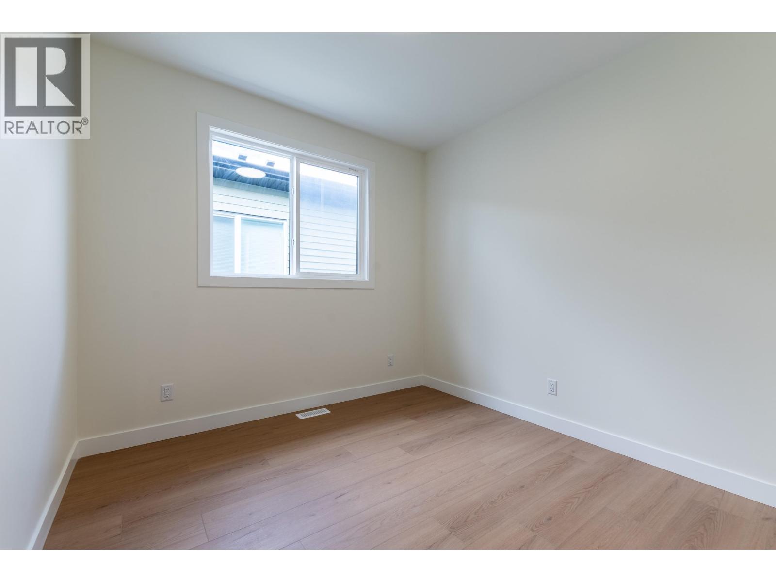 Photo 18 of 39 — 1660 11TH AVENUE · Prince George, BC