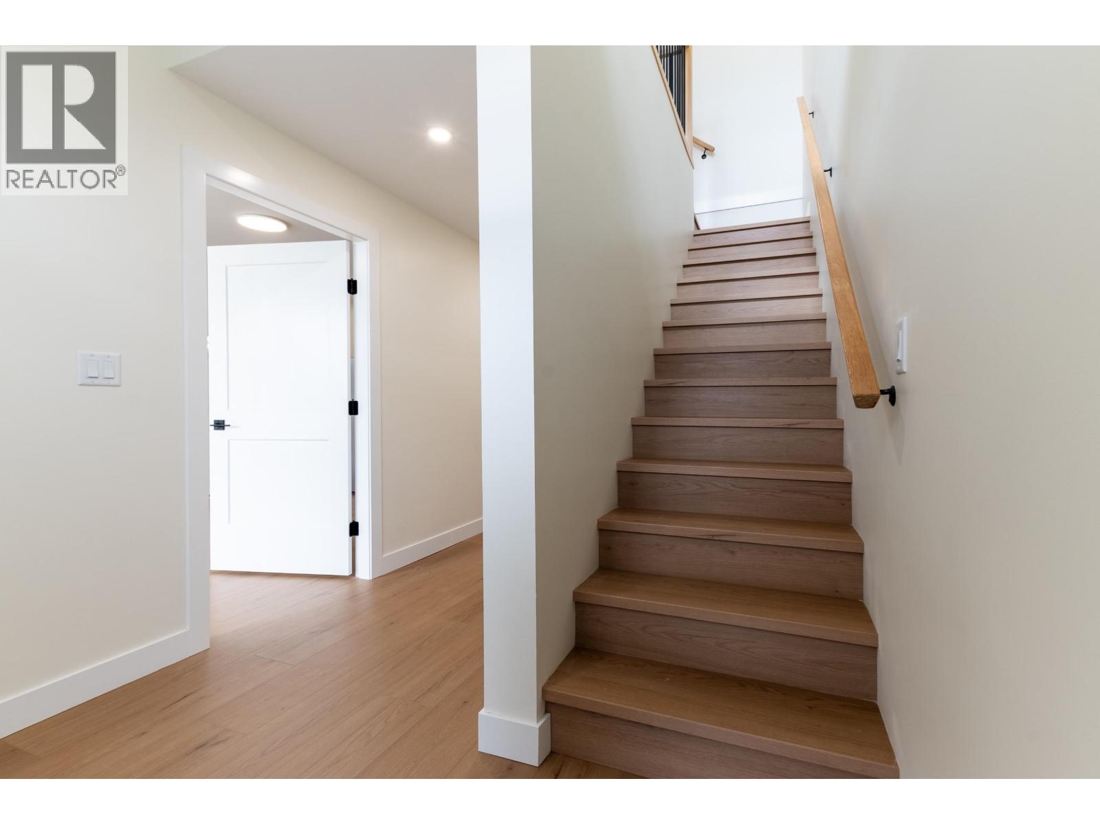 Photo 23 of 39 — 1660 11TH AVENUE · Prince George, BC