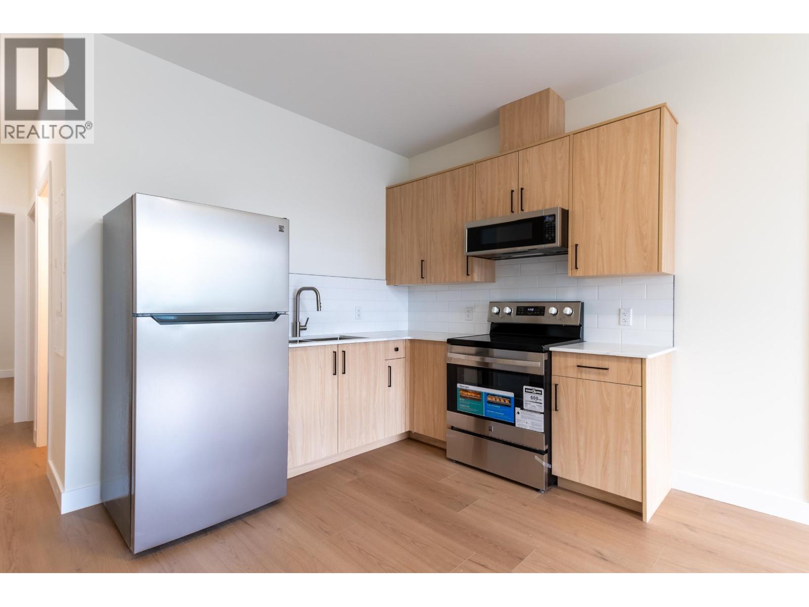 Photo 30 of 39 — 1660 11TH AVENUE · Prince George, BC