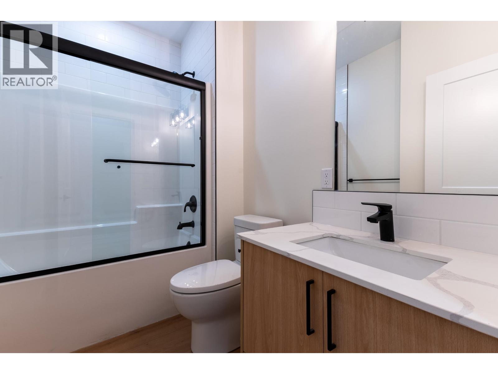 Photo 33 of 39 — 1660 11TH AVENUE · Prince George, BC