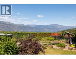 Kitchen - 2020 Goldie Road, Lake Country, BC V4V1G5 Photo 11