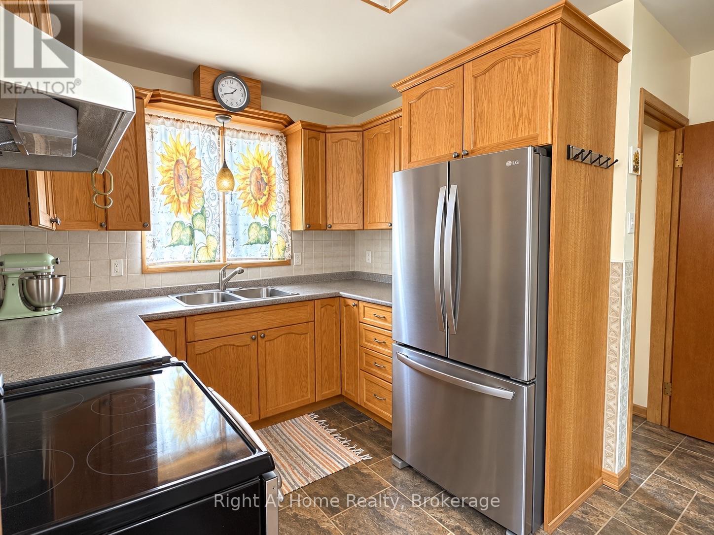 123 SHIPLEY STREET - 4