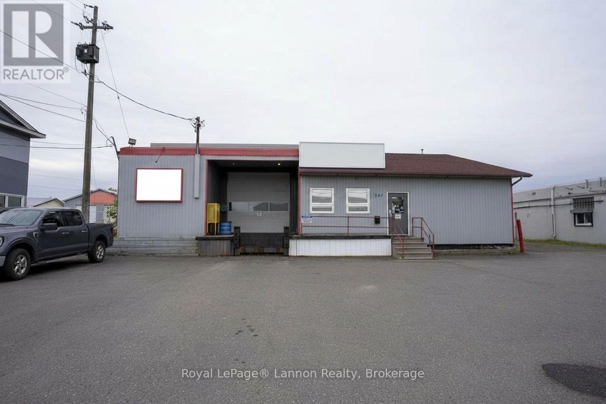 387 MOONEY AVENUE, Thunder Bay (Inner-City Industrial)
