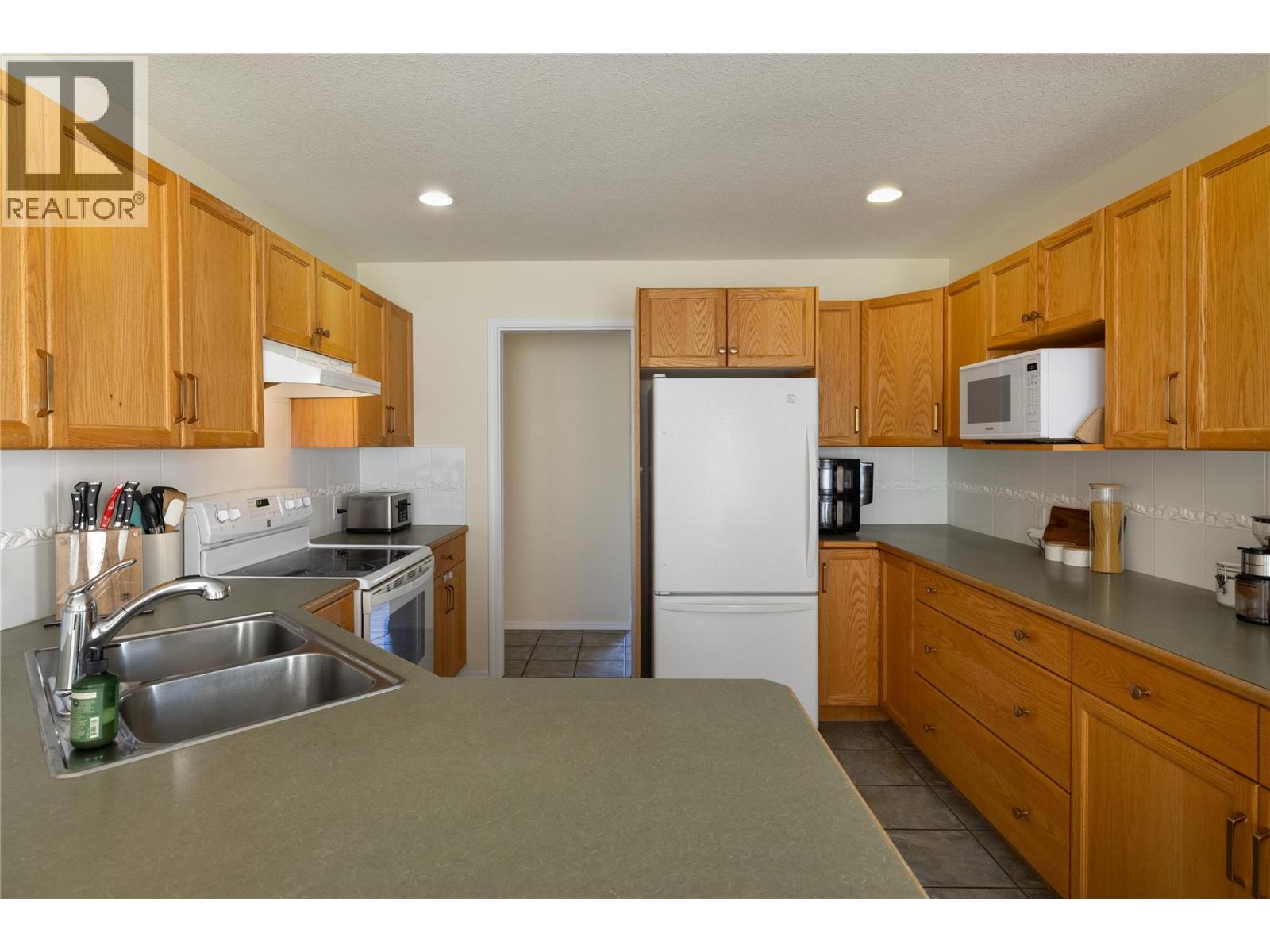  1051 Chilcotin Crescent, Kelowna