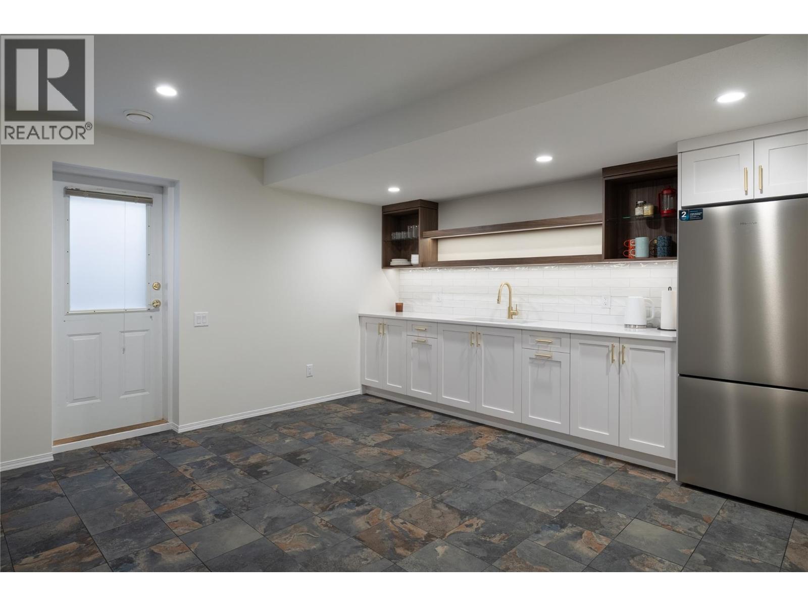  1051 Chilcotin Crescent, Kelowna
