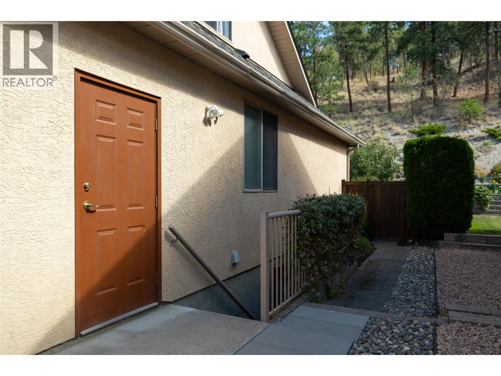  1051 Chilcotin Crescent, Kelowna