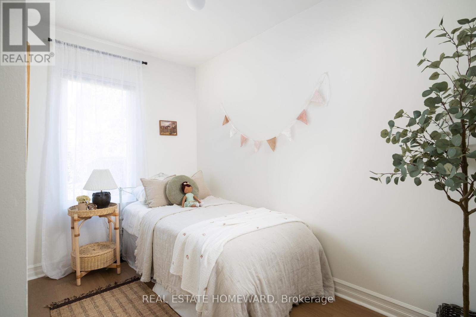 188 HASTINGS AVENUE - 22