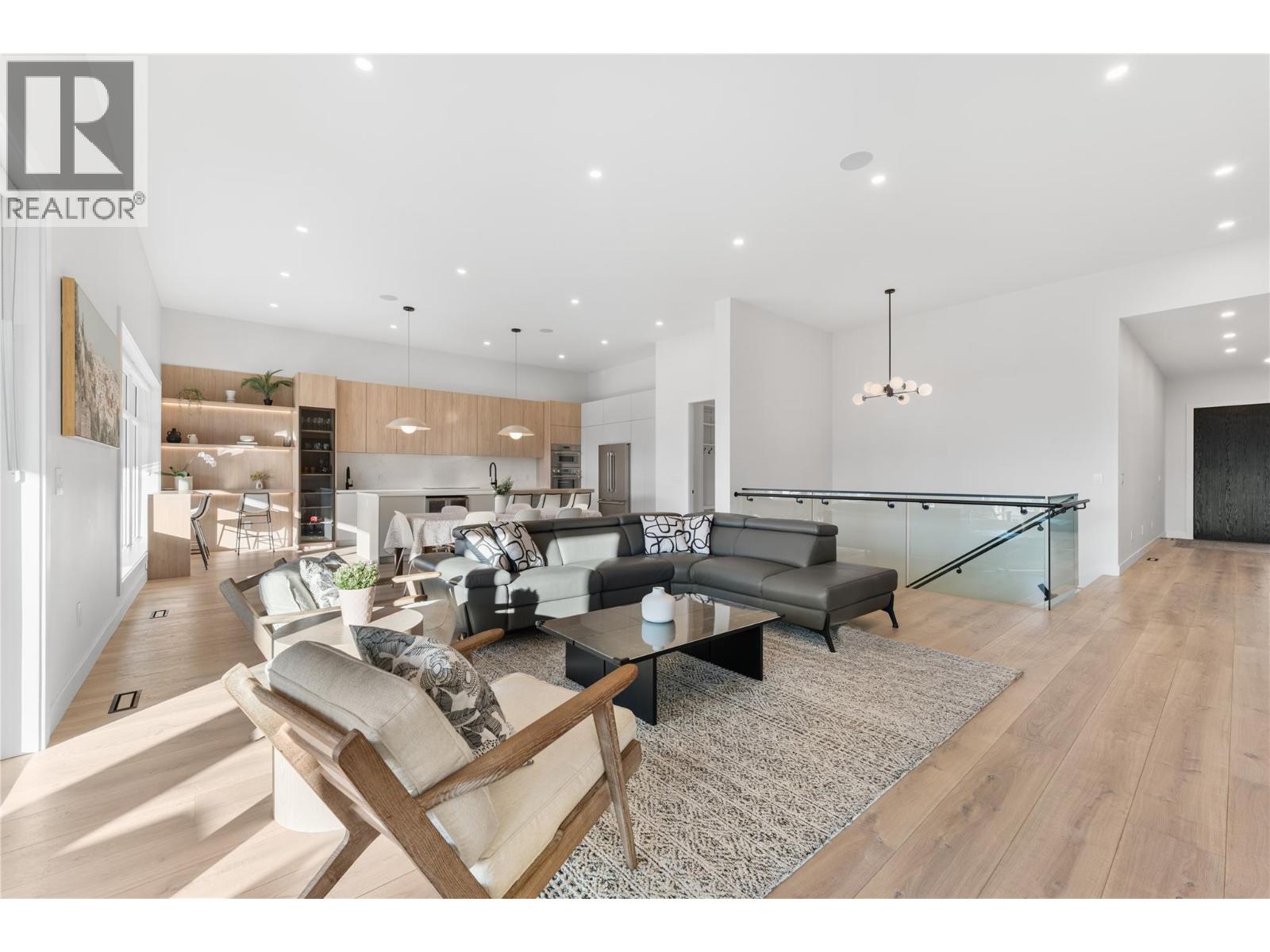 2703 HAWTHORN Drive - 8