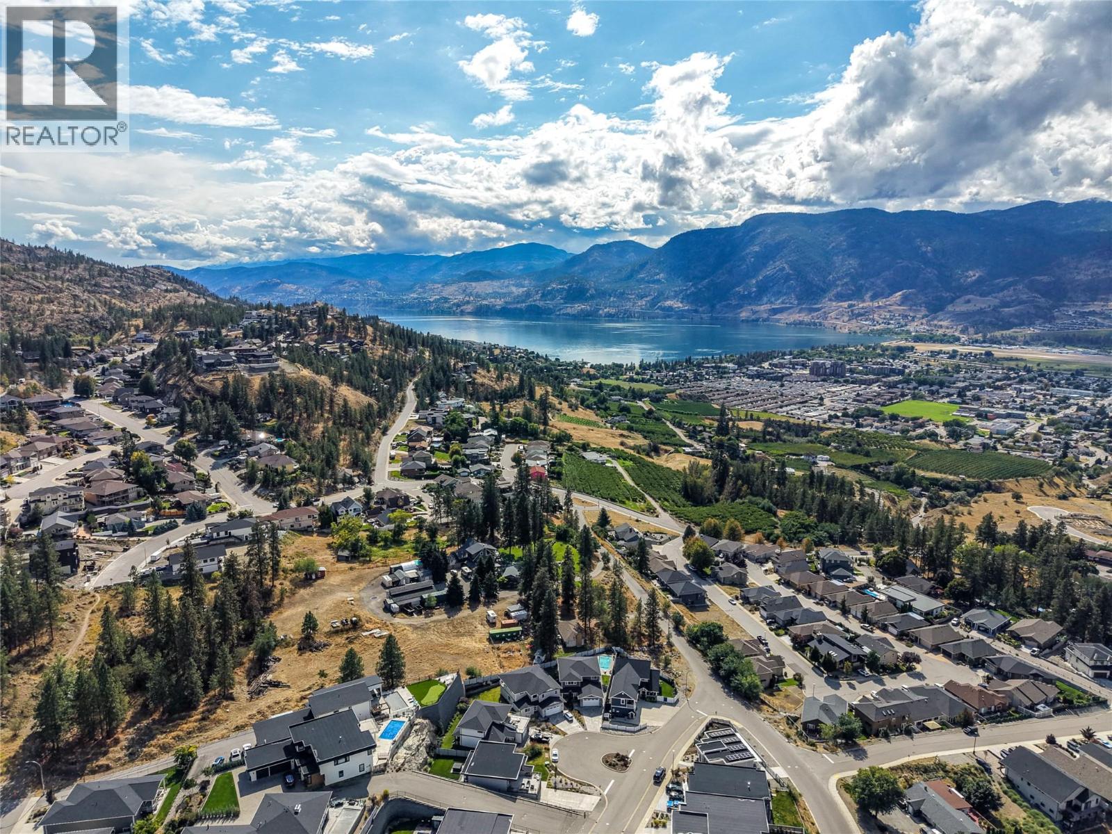 2703 HAWTHORN Drive - 5