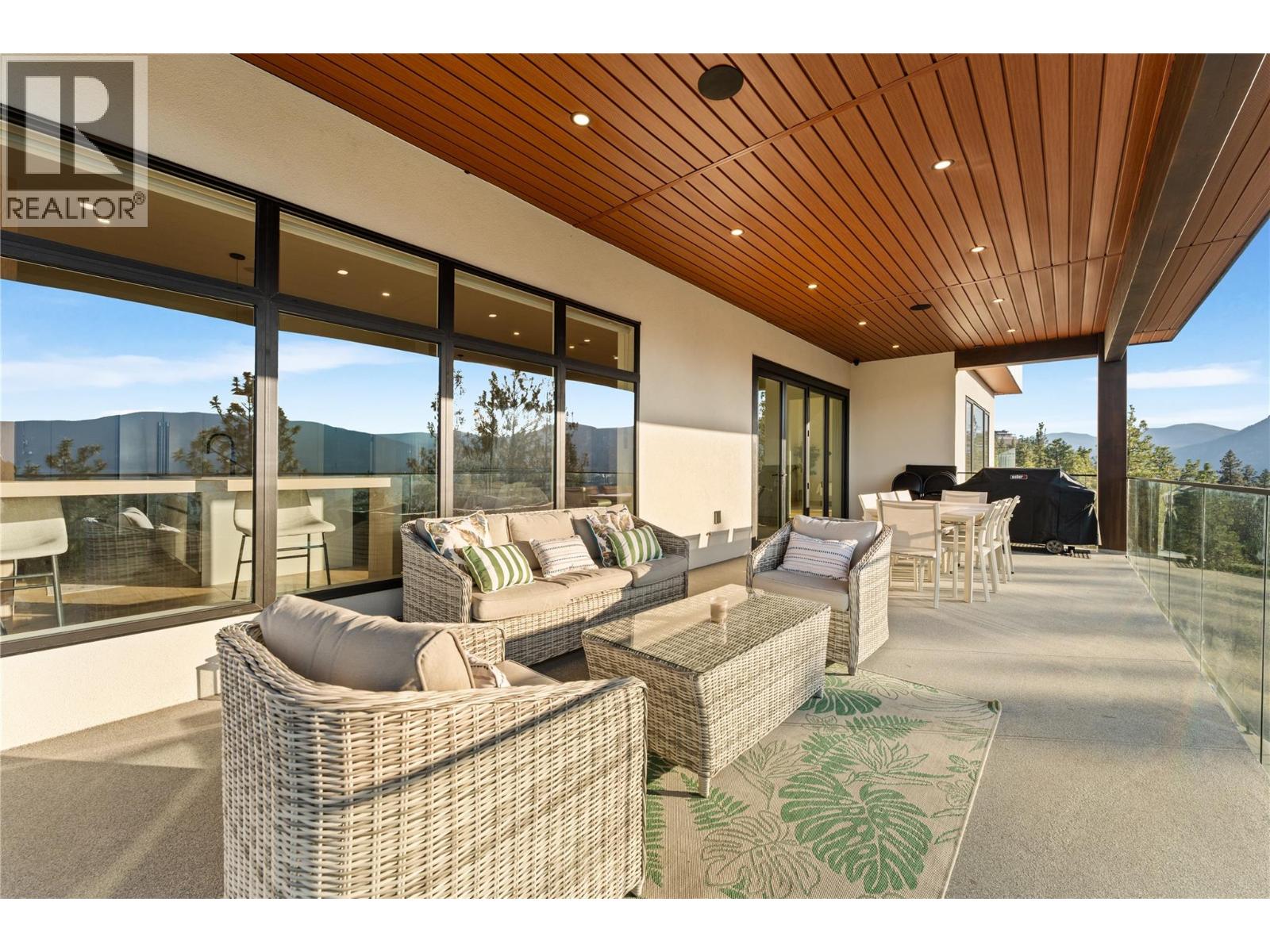 2703 HAWTHORN Drive - 30