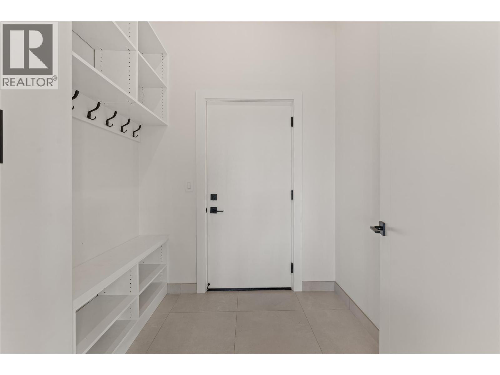 2703 HAWTHORN Drive - Image 38