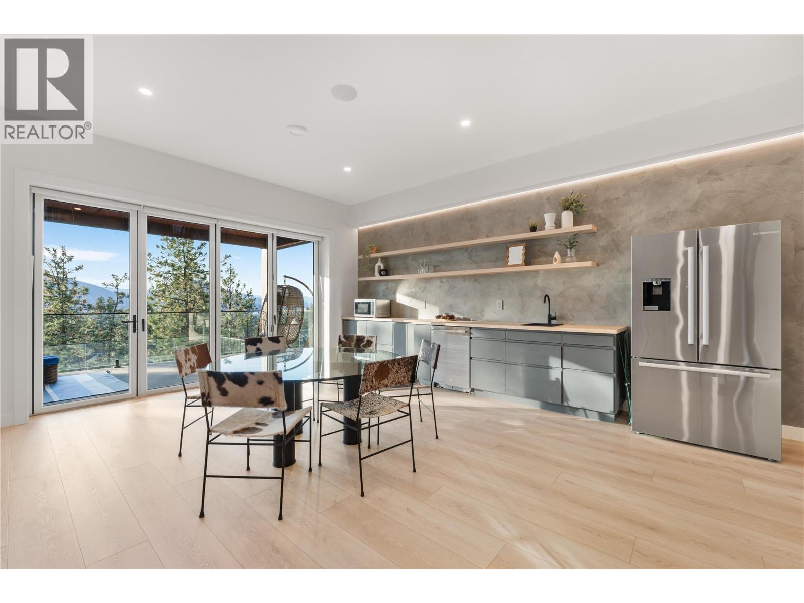 2703 HAWTHORN Drive - 48