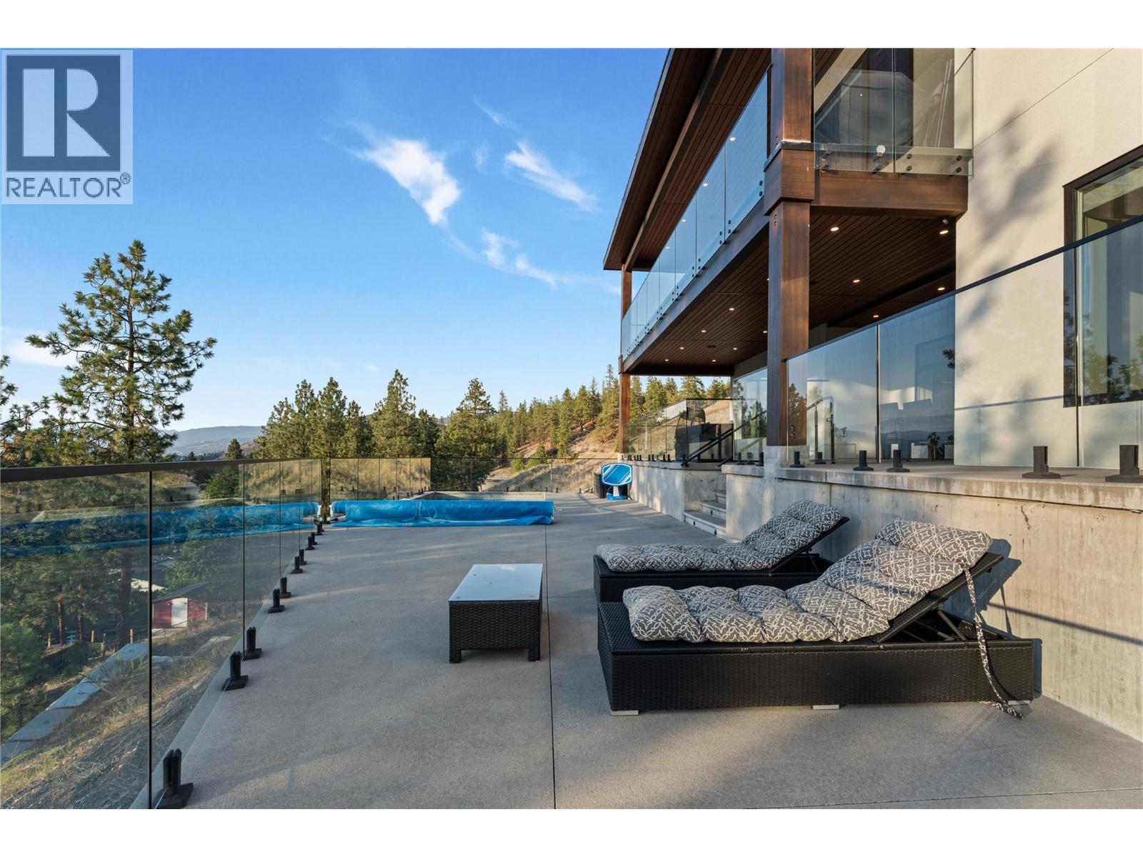 2703 HAWTHORN Drive - 77