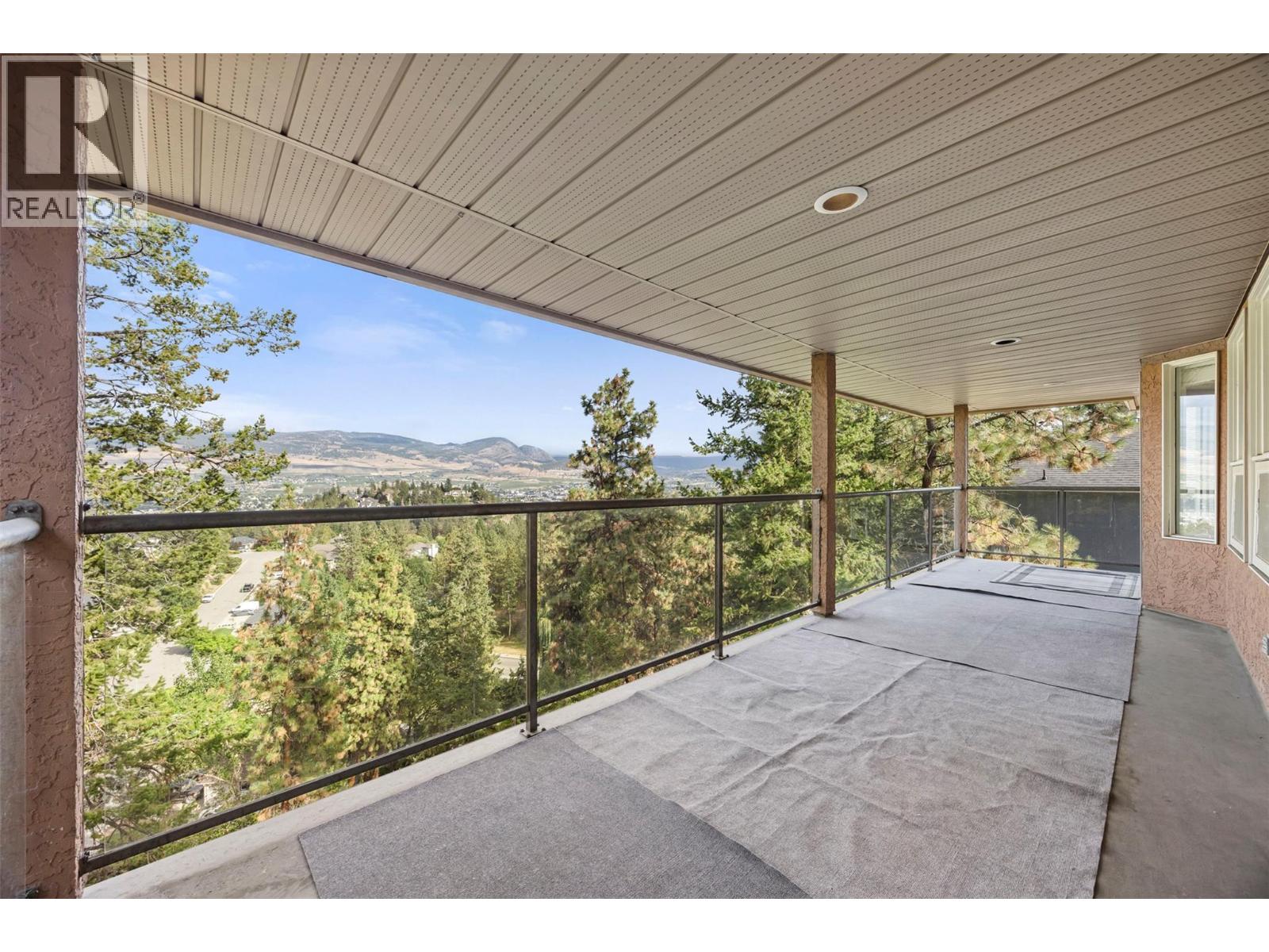  2308 Lillooet Crescent, Kelowna