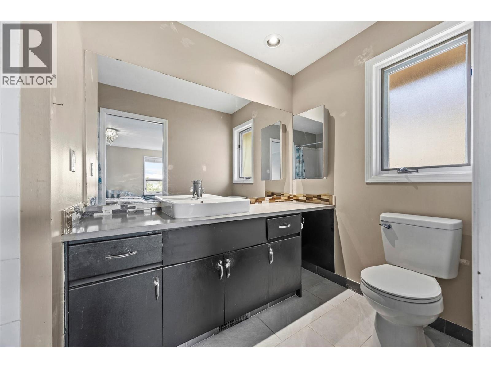 2308 Lillooet Crescent, Kelowna