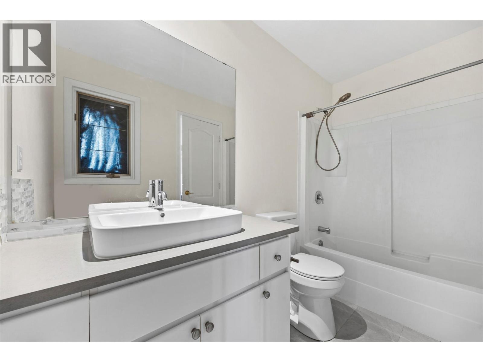  2308 Lillooet Crescent, Kelowna