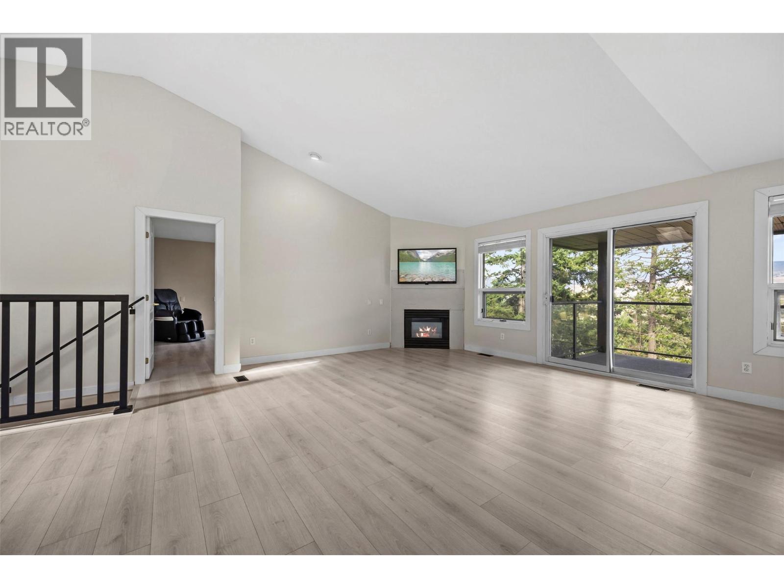  2308 Lillooet Crescent, Kelowna