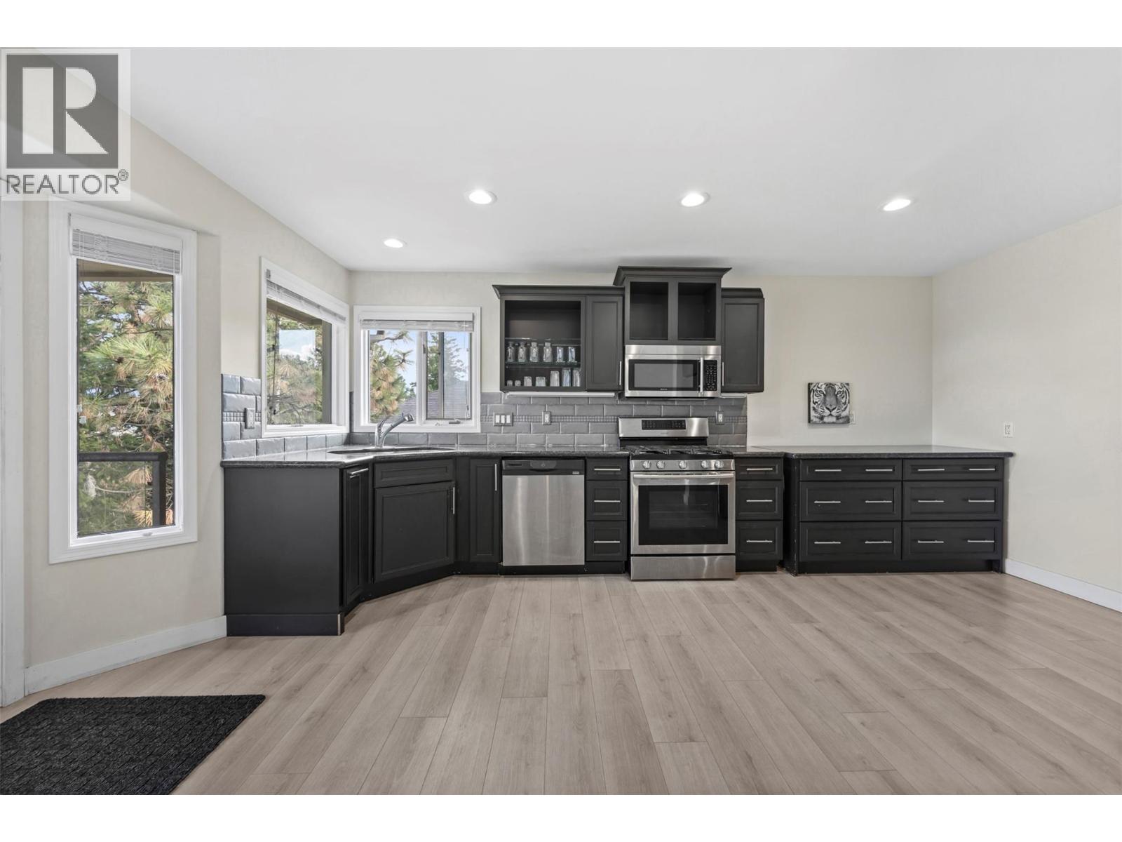  2308 Lillooet Crescent, Kelowna