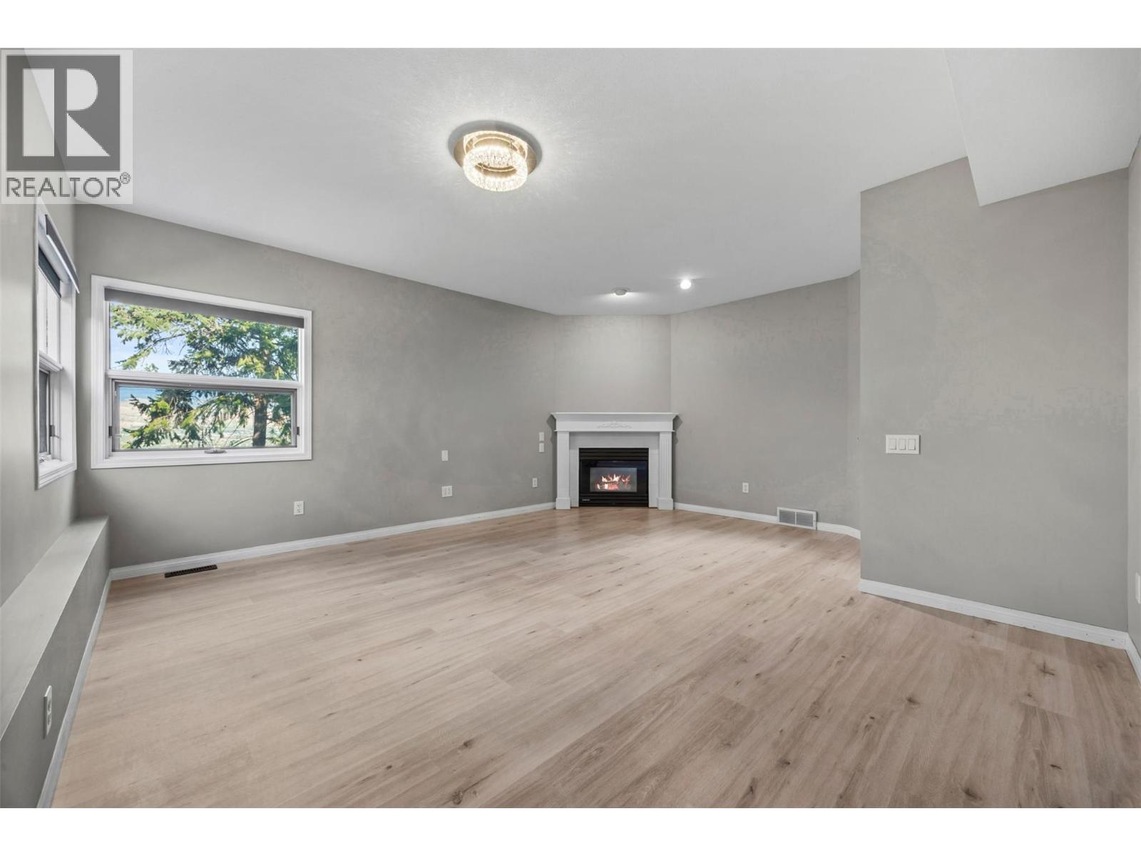  2308 Lillooet Crescent, Kelowna