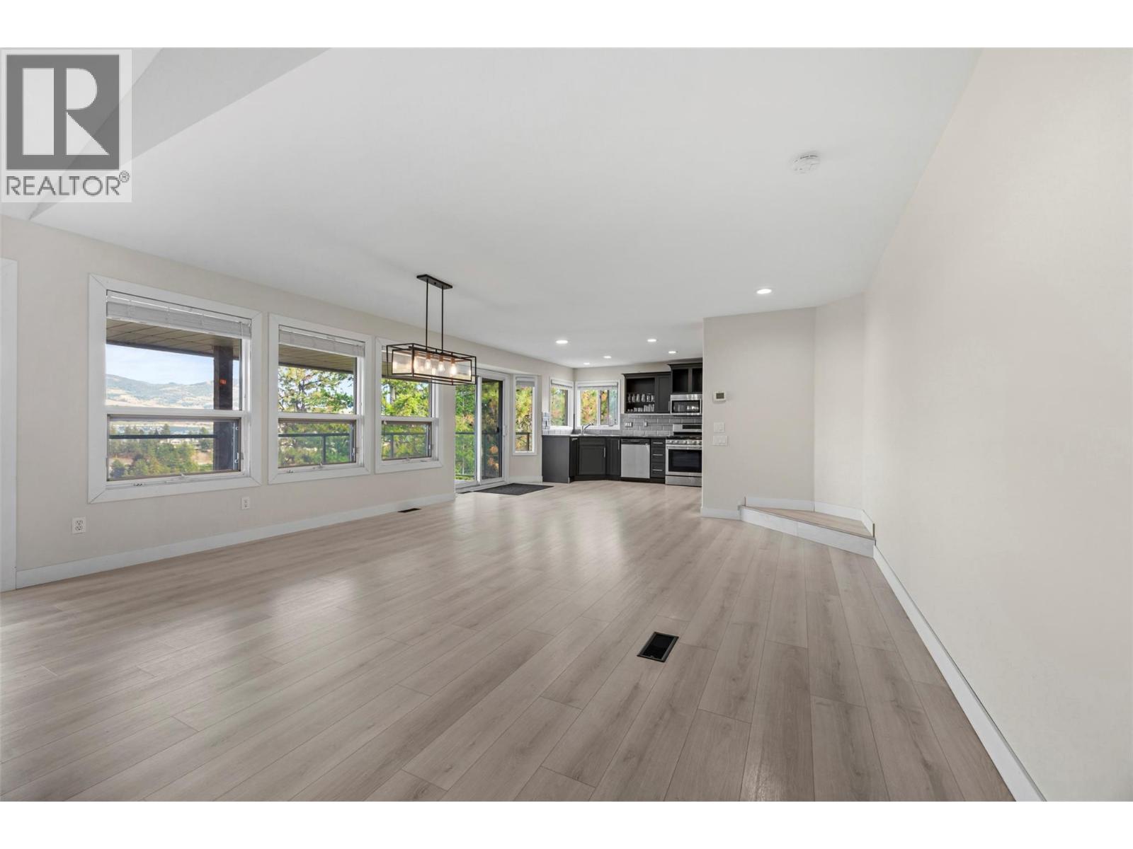  2308 Lillooet Crescent, Kelowna