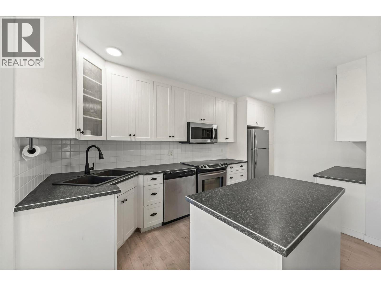  2308 Lillooet Crescent, Kelowna