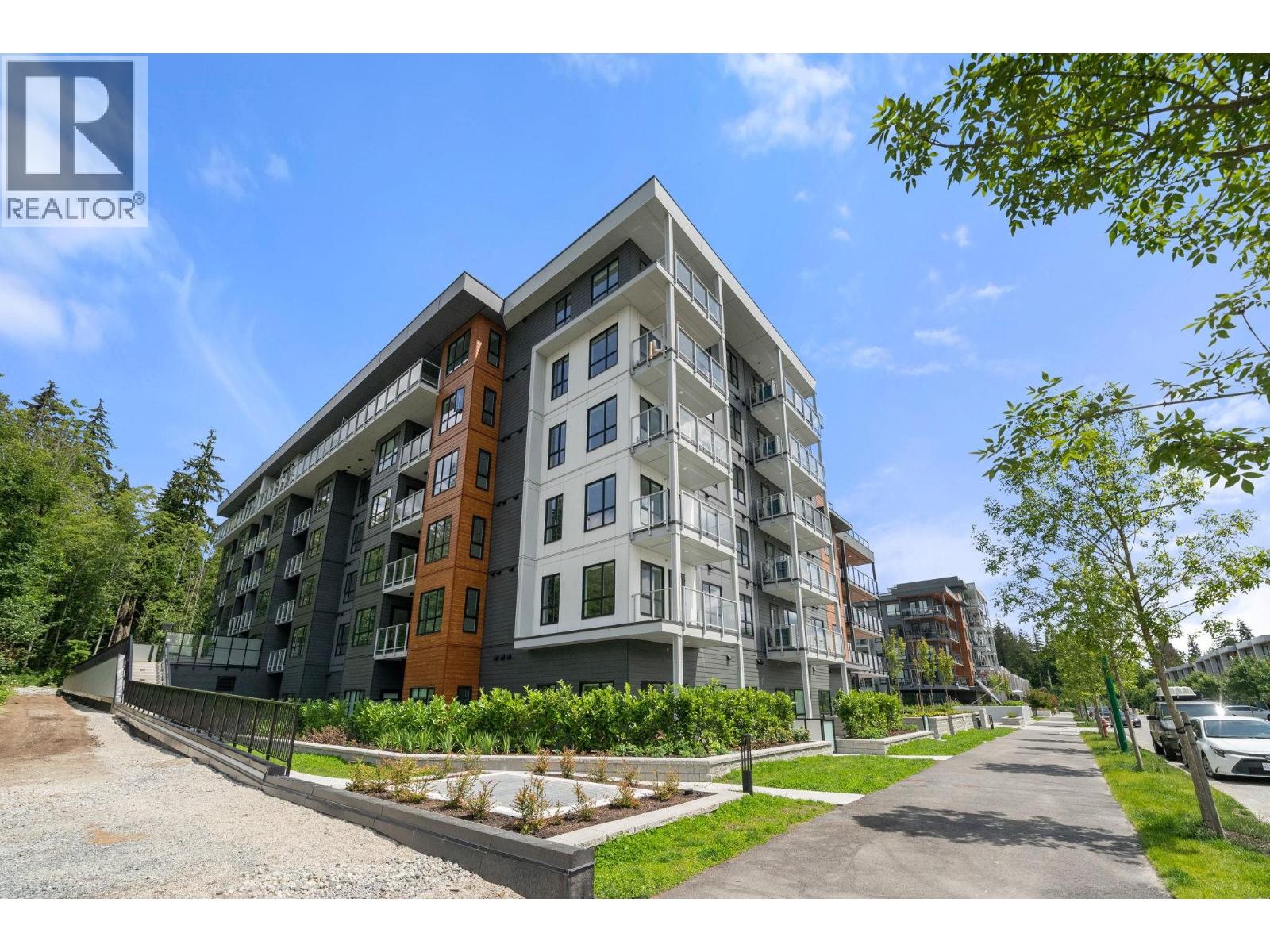 404 3594 MALSUM DRIVE, North Vancouver — photo 1